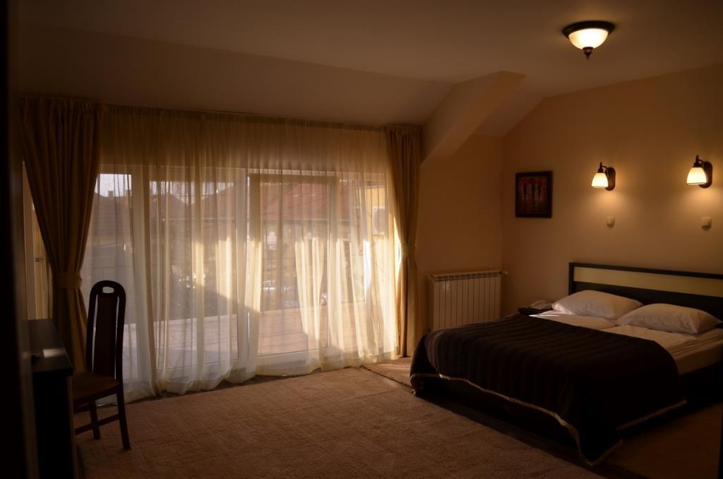 Vila Gardenia Hotel Oradea Exterior photo